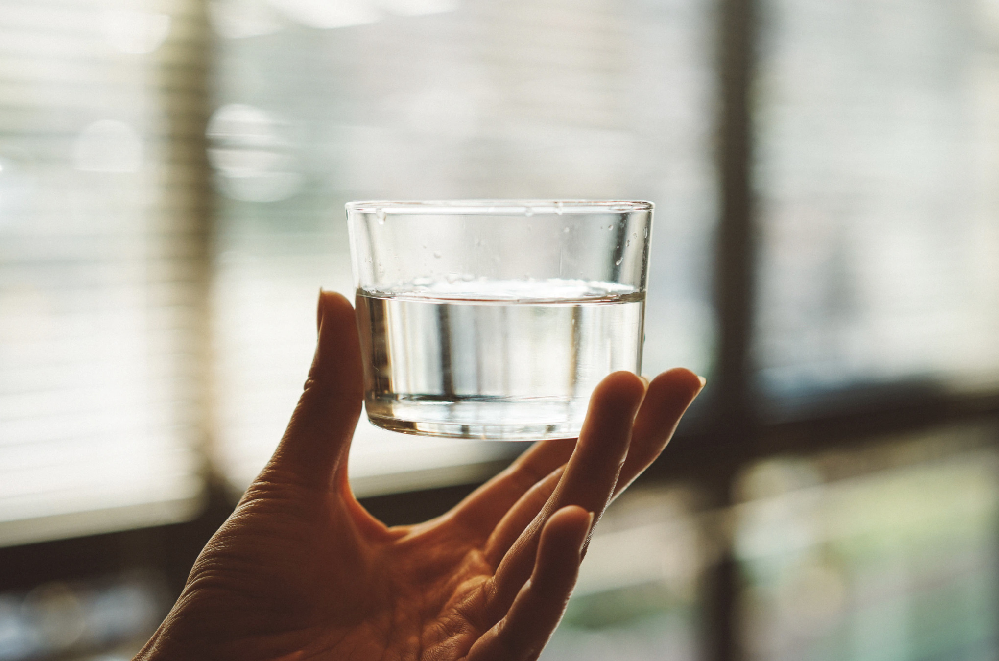 Hoe lang is het glas water op je nachtkastje houdbaar